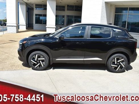 Used 2026 Nissan Kicks SV w/ SV Premium Package FWD image 6