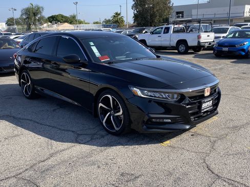 Used 2018 Honda Accord Sport image 6