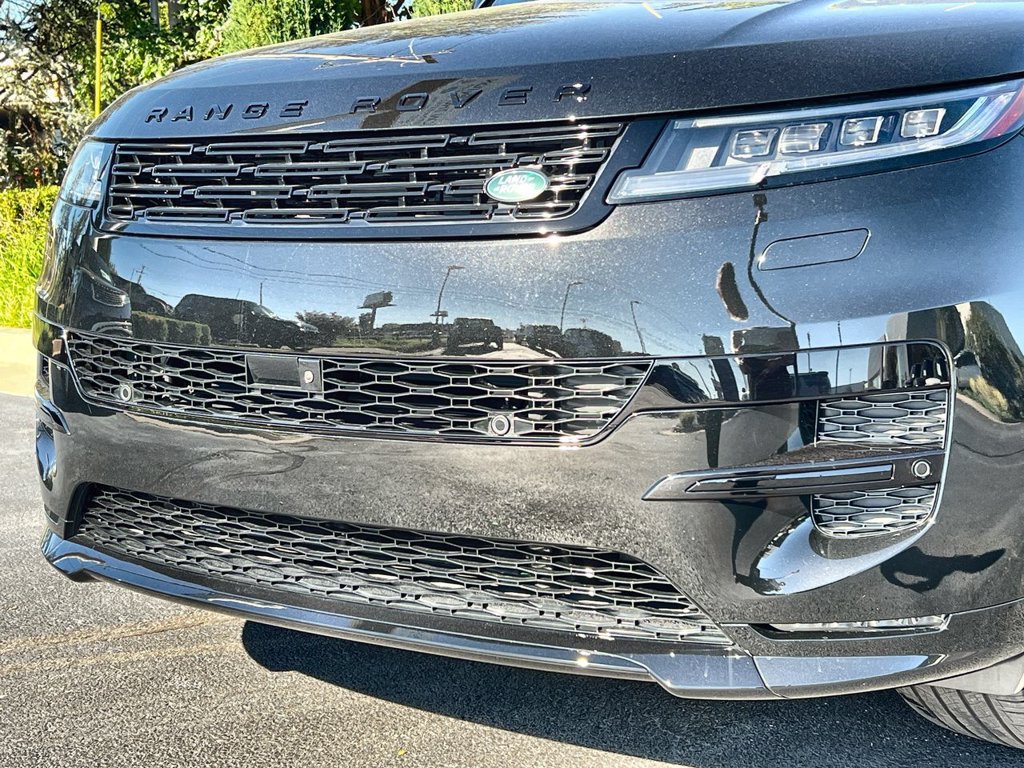 New 2027 Land Rover Range Rover Sport Dynamic SE AWD/4WD image 9