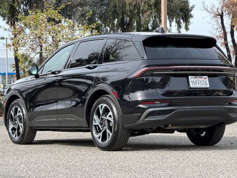 Used 2025 Lincoln Nautilus Premier w/ Jet Appearance Package image 6