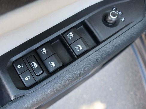 Used 2022 Jeep Compass Limited image 27