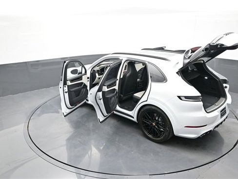 New 2026 Porsche Cayenne GTS image 29