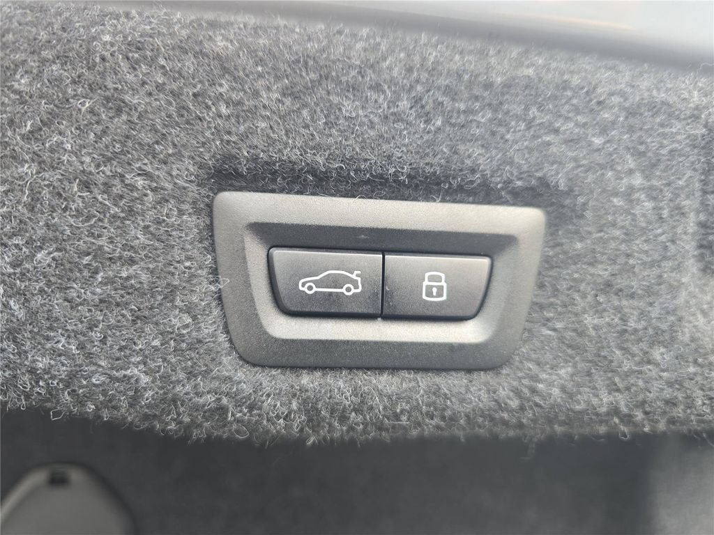 Used 2026 BMW 530i xDrive AWD/4WD image 30
