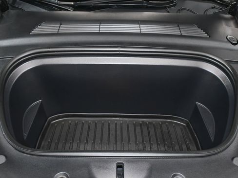 Used 2025 Tesla Model Y Long Range image 59