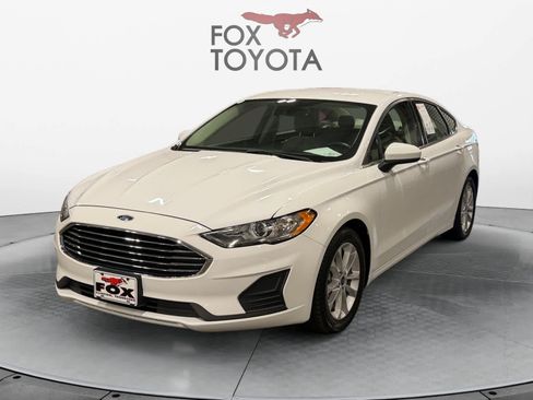 Used 2020 Ford Fusion SE FWD image 1