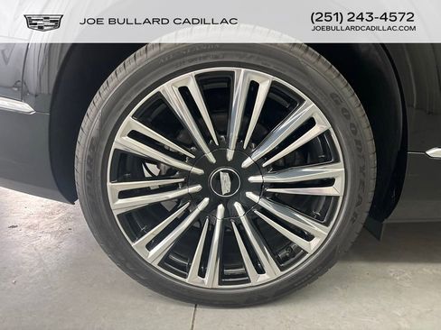 New 2026 Cadillac Vistiq Premium Luxury w/ LPO, Floor Liner Package image 18