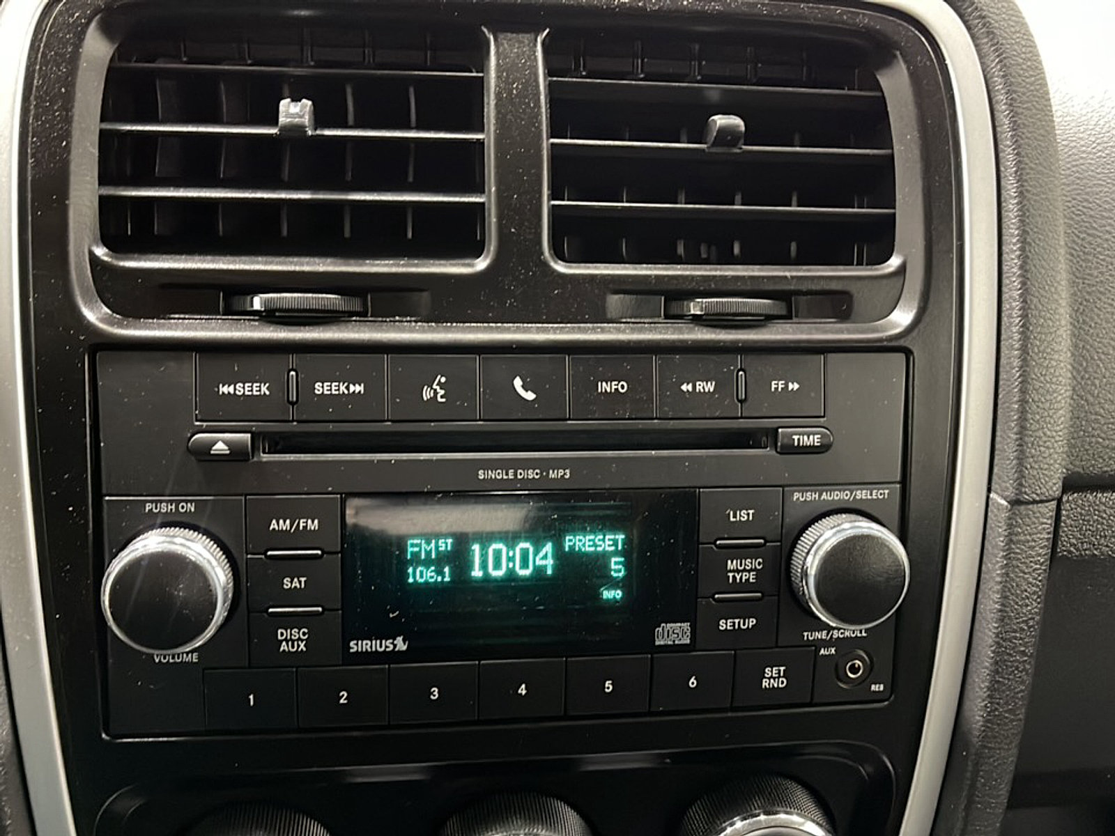 Used 2011 Dodge Caliber Mainstreet FWD image 6