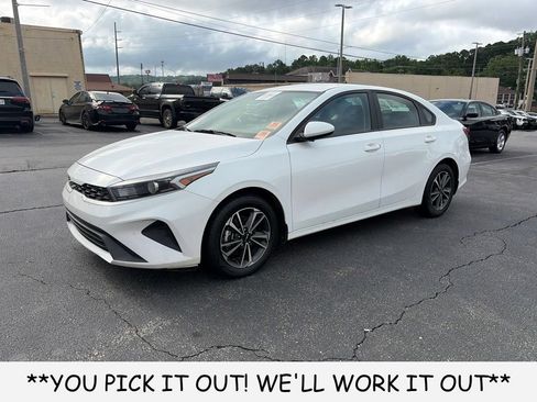 Used 2024 Kia Forte LXS FWD image 3