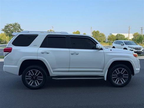 Used 2011 Toyota 4Runner SR5 AWD/4WD image 16