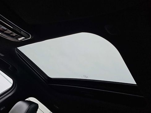 Used 2023 Jeep Grand Cherokee Altitude image 15