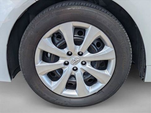 Used 2025 Toyota Corolla LE FWD image 9