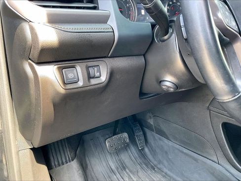 Used 2023 GMC Acadia AT4 w/ Preferred Package AWD/4WD image 27