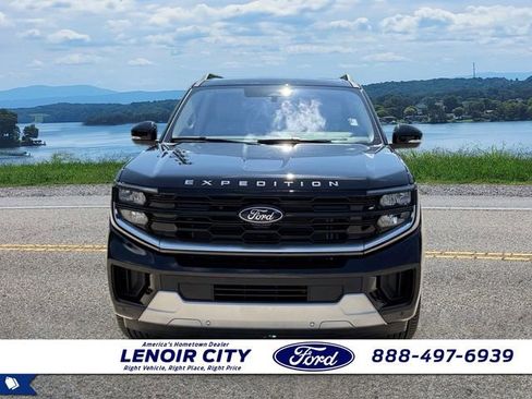 Used 2025 Ford Expedition Platinum w/ Platinum Ultimate Package AWD/4WD image 8