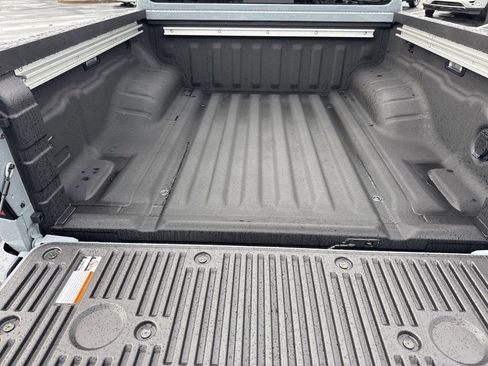 New 2026 Nissan Frontier SV w/ SV Convenience Package RWD image 16