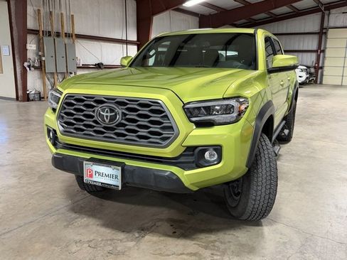 Used 2023 Toyota Tacoma TRD Sport image 3