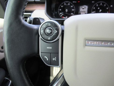 Used 2018 Land Rover Discovery HSE AWD/4WD image 26