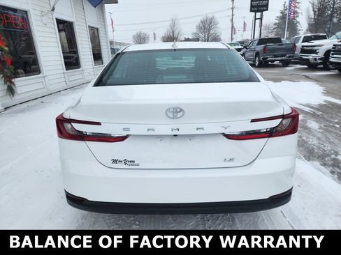 Used 2025 Toyota Camry SE image 6
