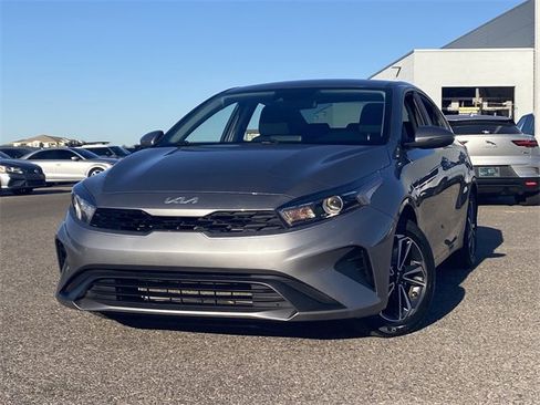 Used 2023 Kia Forte LXS w/ LXS Technology Package image 3