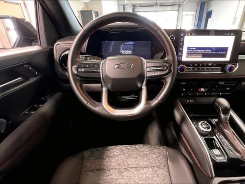 Used 2024 Chevrolet Colorado Z71 w/ Z71 Convenience Package 2 image 17