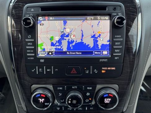 Used 2015 Buick Enclave Premium image 19