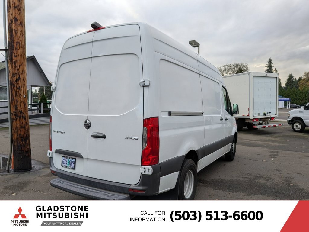 Used 2019 Freightliner Sprinter 2500 RWD image 8