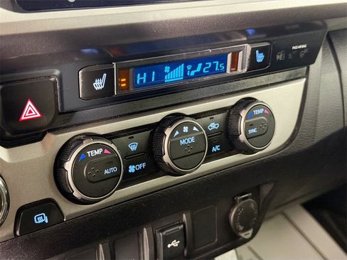 Used 2021 Toyota Tacoma TRD Sport image 15