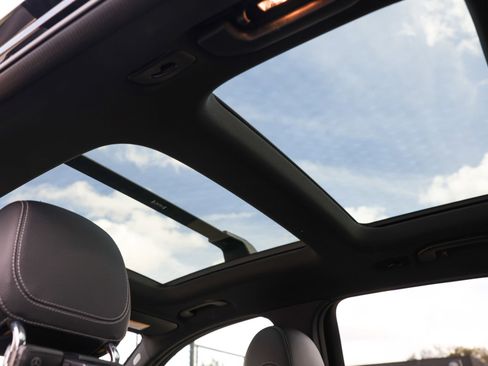 Used 2020 Mercedes-Benz GLC 63 AMG 4MATIC image 28