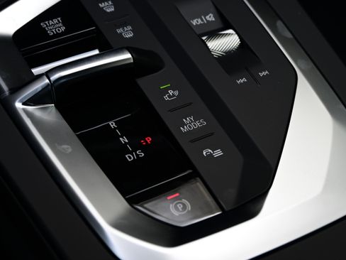 Used 2025 BMW M235i xDrive w/ Premium Package image 15