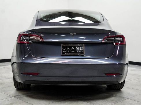 Used 2020 Tesla Model 3 Standard Range image 9