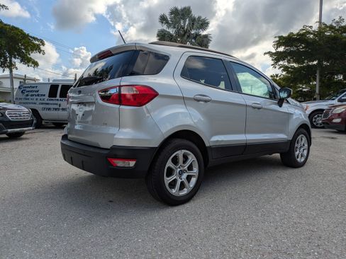 Used 2021 Ford EcoSport SE w/ SE Convenience Package FWD image 4