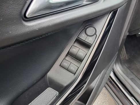 Certified 2025 Chevrolet Equinox LT FWD image 19