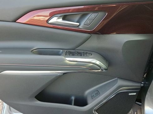 New 2026 Chevrolet Traverse Z71 w/ Enhanced Driving Package AWD/4WD image 9