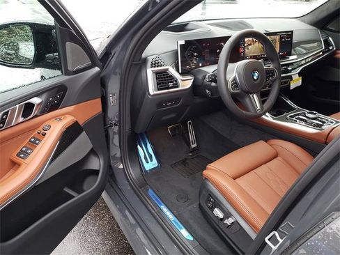 New 2026 BMW X5 M60i image 9