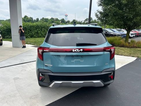 Certified 2024 Kia Seltos SX w/ SX Sunroof Package AWD/4WD image 7