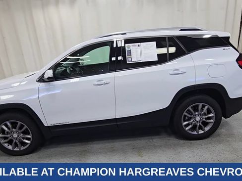Used 2024 GMC Terrain SLT AWD/4WD image 6