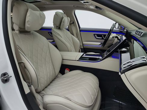 New 2026 Mercedes-Benz S 580 4MATIC Sedan image 13