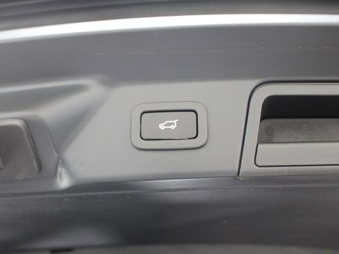 Used 2021 Land Rover Range Rover Velar S AWD/4WD image 21