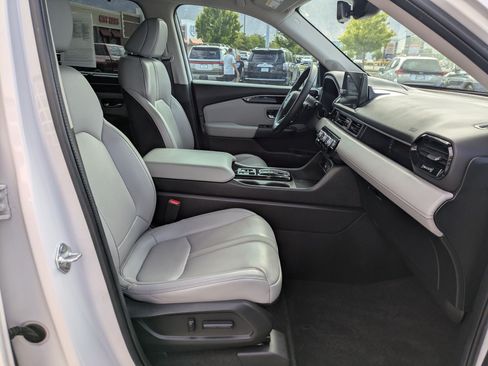 Used 2024 Honda Pilot Touring image 34
