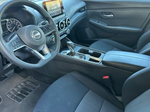 Used 2025 Nissan Sentra SV FWD image 9