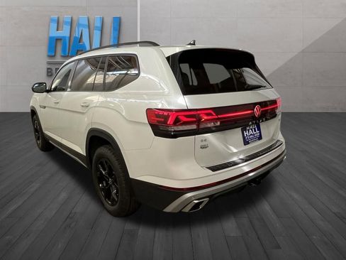 New 2026 Volkswagen Atlas Peak Edition AWD/4WD image 3