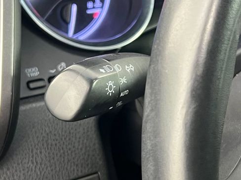 Used 2020 Toyota Camry XLE image 12