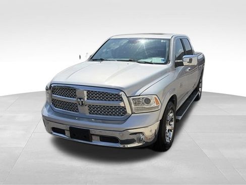 Used 2017 RAM 1500 Laramie w/ Convenience Group AWD/4WD image 35