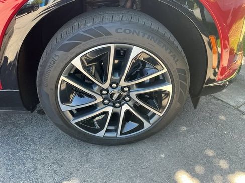 Used 2025 Cadillac Optiq Sport 2 w/ LPO, Floor Liner Package AWD/4WD image 28