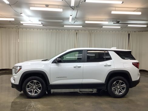 Used 2025 GMC Terrain Elevation AWD/4WD image 10
