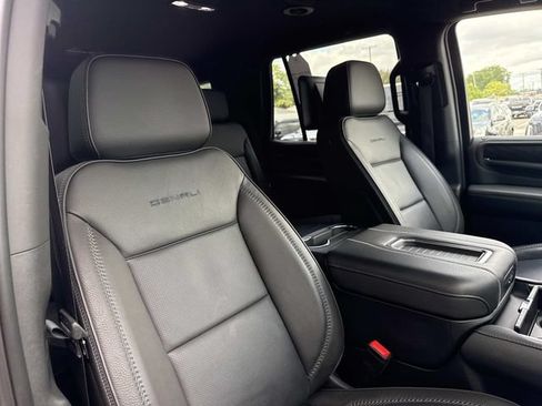 Used 2023 GMC Yukon Denali w/ Advanced Technology Package AWD/4WD image 54