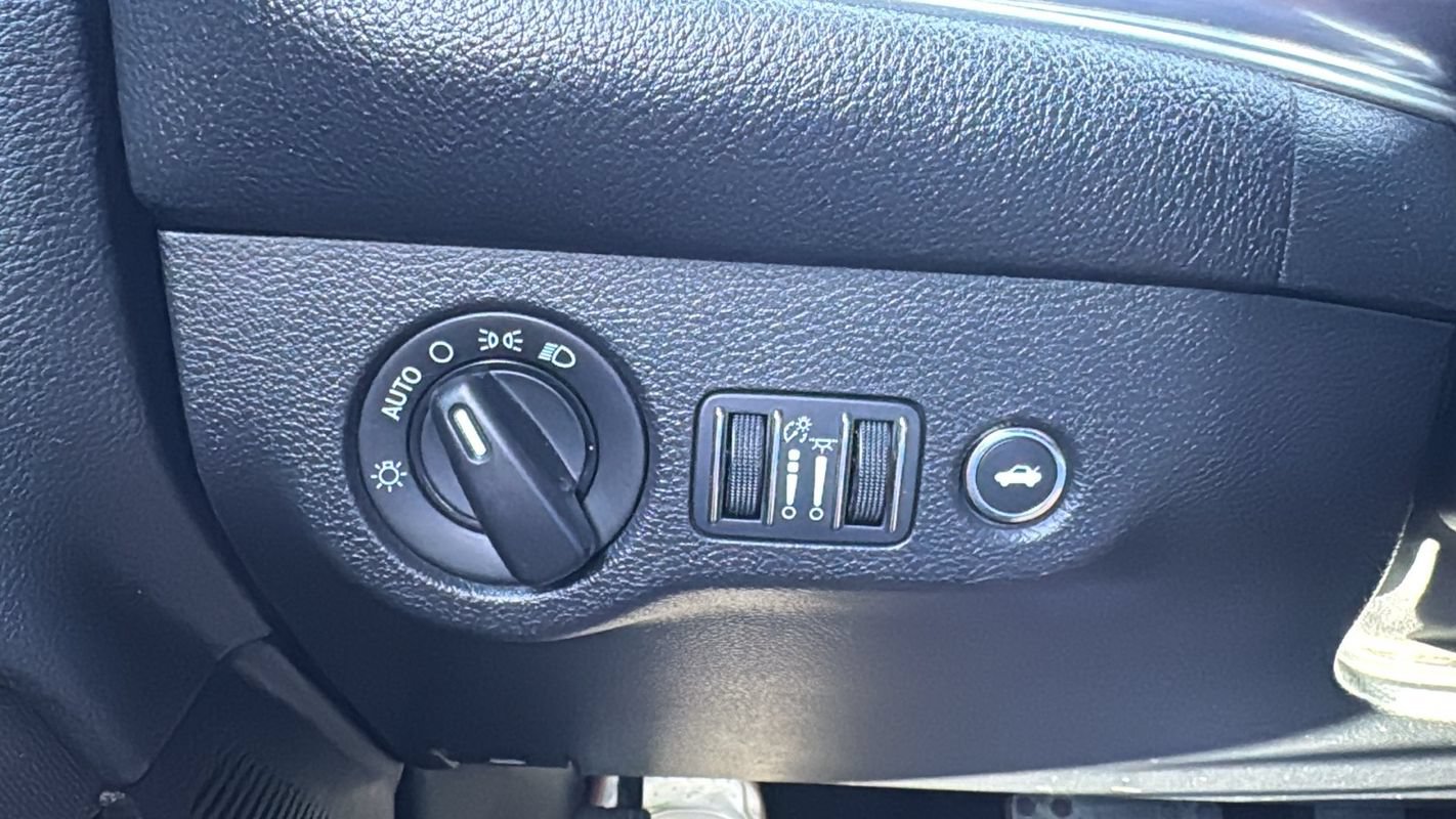Used 2017 Dodge Challenger SXT RWD image 20