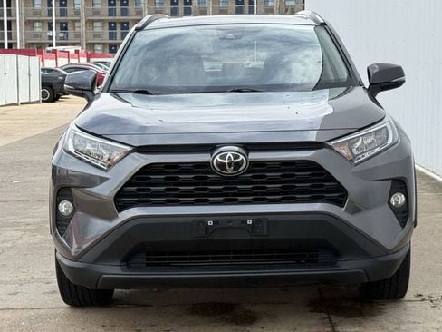 Used 2021 Toyota RAV4 XLE Premium FWD image 8