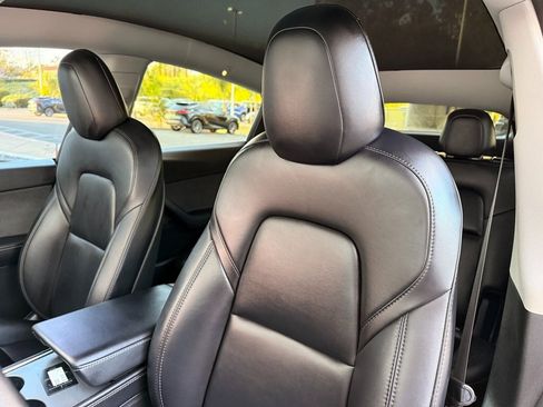 Used 2022 Tesla Model Y Performance image 21