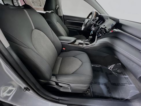 Used 2022 Toyota Camry LE FWD image 30