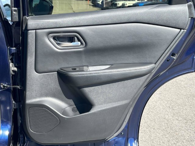 Used 2025 Nissan Rogue SV AWD/4WD image 23